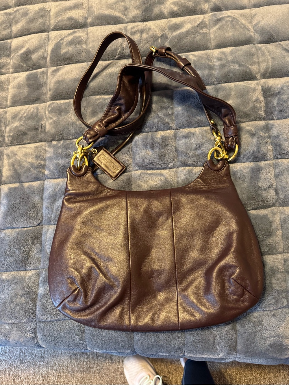 Coach Dark Brown Leather Shoulder Bag with Gold Hardware - Picture 2 of 3